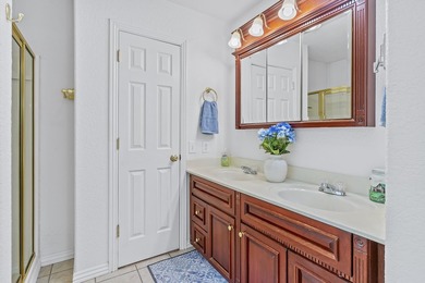 Enjoy lake life in this beautiful 4-bedroom, 3 bath home with a - photo 26