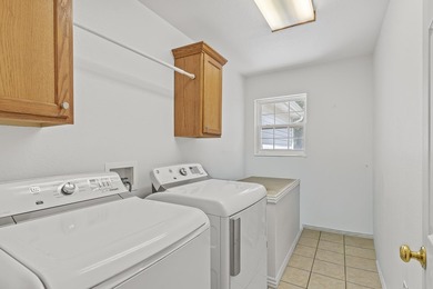 Enjoy lake life in this beautiful 4-bedroom, 3 bath home with a - photo 32