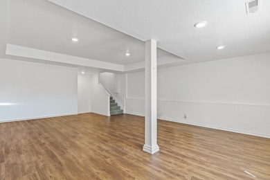 Enjoy lake life in this beautiful 4-bedroom, 3 bath home with a - photo 38