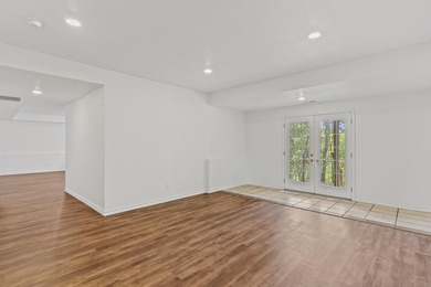 Enjoy lake life in this beautiful 4-bedroom, 3 bath home with a - photo 39