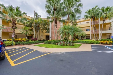 Welcome to this 2-bedroom, 2-bathroom waterfront condominium - photo 8