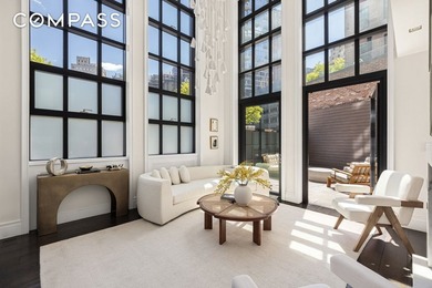 One of a kind triplex Tribeca maisonette with outdoor space - photo 2