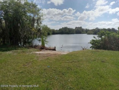 Pelican Lake Lot For Sale in Lakeland Florida