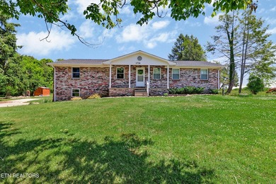 Welcome to 2728 Mary Emily Lane in Knoxville! This lovely brick - photo 1