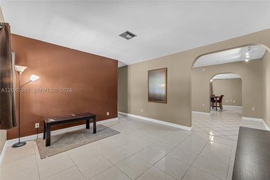 Heart of Coral Way with ~2 minutes to Coral Gables. This 4 bed / - photo 4