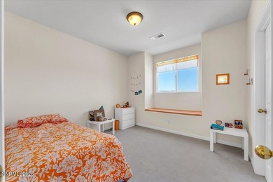 4 bed, 2.5 bath with the primary suite on the main level. Clean - photo 19