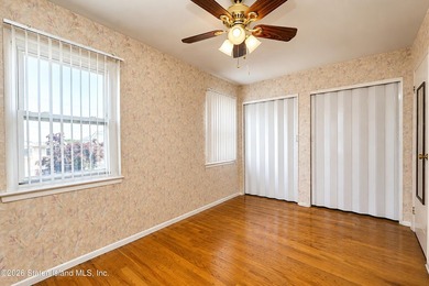 Welcome to 88 East Macon Avenue, a spacious 18-foot-wide - photo 21