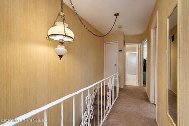 Welcome to 88 East Macon Avenue, a spacious 18-foot-wide - photo 22