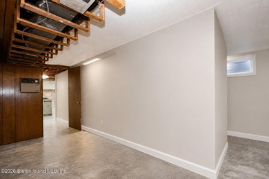 Welcome to 88 East Macon Avenue, a spacious 18-foot-wide - photo 24