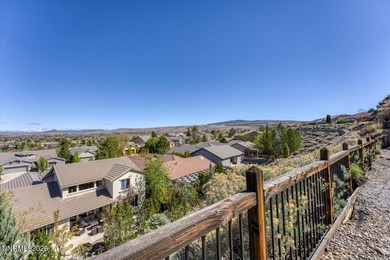 4 bed, 2.5 bath with the primary suite on the main level. Clean - photo 25