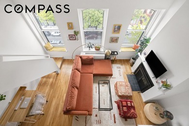 This historic, sunlit 1 bedroom, 1.5 bathroom duplex has - photo 6