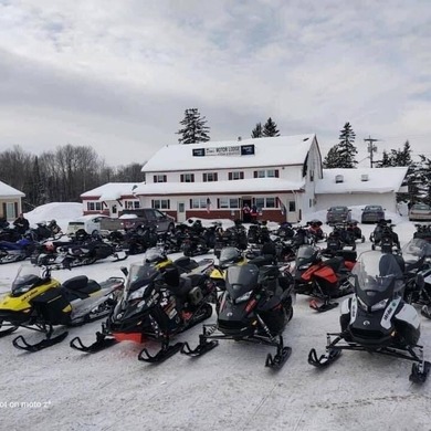 A Legend, Locally and Beyond: Dean's Motor Lodge, established in - photo 3