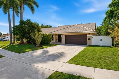 Welcome to this charming single-story residence in Sun Valley - photo 1