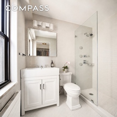 Blending modern updates with classic comfort, this beautifully - photo 8