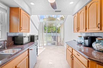 Rarely available cornerunit townhouse in the highly desirable - photo 13