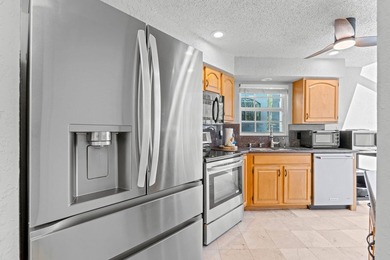 Rarely available cornerunit townhouse in the highly desirable - photo 15