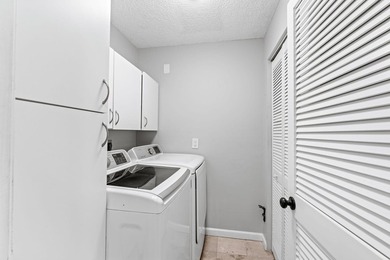 Rarely available cornerunit townhouse in the highly desirable - photo 19