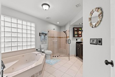 Rarely available cornerunit townhouse in the highly desirable - photo 24