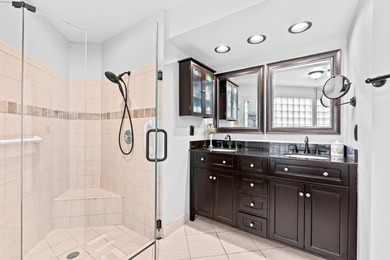 Rarely available cornerunit townhouse in the highly desirable - photo 25