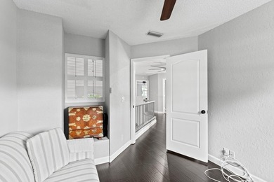 Rarely available cornerunit townhouse in the highly desirable - photo 30