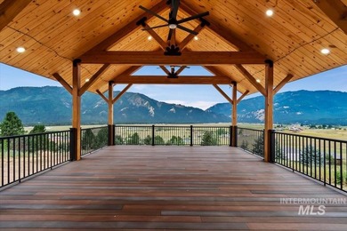 Fantastic Views! This beautiful home offers 3 bedrooms, 3 - photo 37