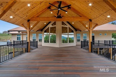 Fantastic Views! This beautiful home offers 3 bedrooms, 3 - photo 39