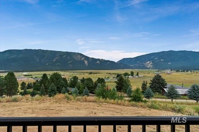 Fantastic Views! This beautiful home offers 3 bedrooms, 3 - photo 40