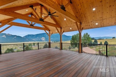 Fantastic Views! This beautiful home offers 3 bedrooms, 3 - photo 41