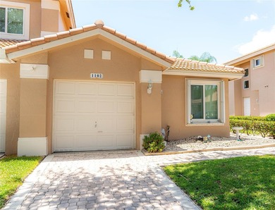 Welcome to this beautiful Grand Palms Golf Community! A spacious - photo 1