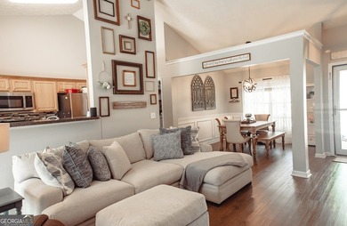MOTIVATED SELLER! ALL OFFERS CONSIDERED! Welcome home to this - photo 8