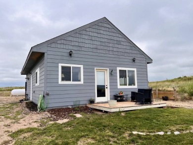 Lake McConaughy Home For Sale in Lewellen Nebraska