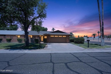 GOLF COURSE GEM! Beautifully updated 2-bedroom, 2-bath Gemini - photo 2