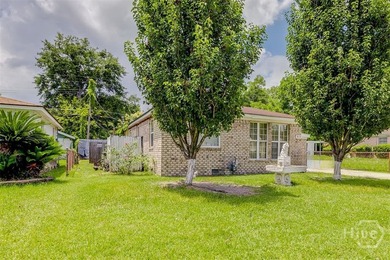 This 1950s ranch bungalow offers four bedrooms and two full - photo 3