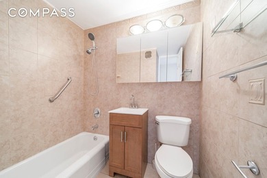 Please note: This unit is being offered as a combination - photo 4