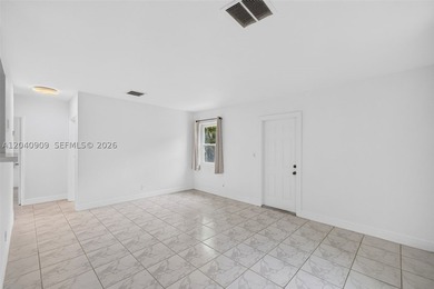 Opportunity awaits in desirable Croissant Park. Versatile 3 - photo 10
