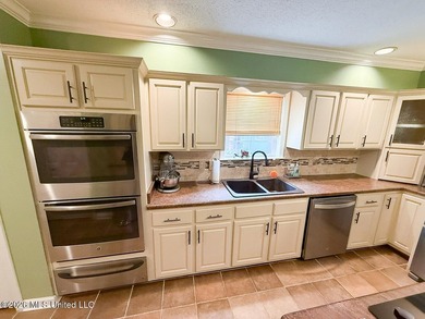 Honey, grab the fishing poles! This is the country retreat - photo 18