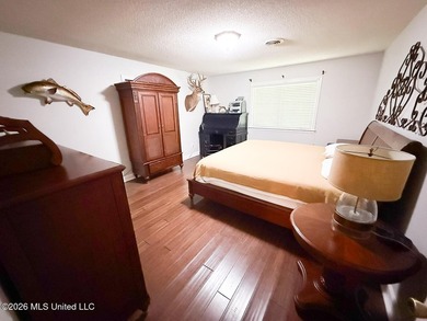 Honey, grab the fishing poles! This is the country retreat - photo 24
