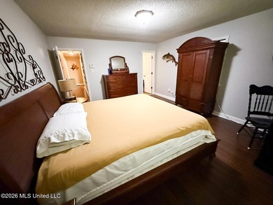 Honey, grab the fishing poles! This is the country retreat - photo 25