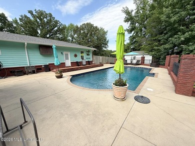 Honey, grab the fishing poles! This is the country retreat - photo 39