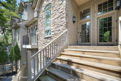 Active 5 star  Listing! Beautifully furnished 4 bedroom, 3.5 - photo 2