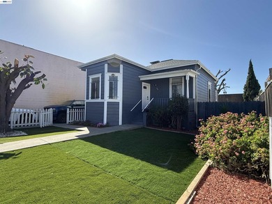 Welcome to this charming, turn-key residence on Marina Blvd! - photo 3
