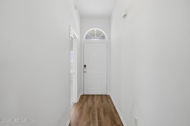Price adjustment! Welcome to this tastefully renovated 3-bedroom - photo 6