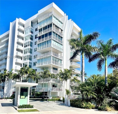 Welcome to Unit 3K at The Sands of Key Biscayne, a rare - photo 1