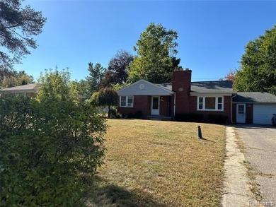 Hammond Lake Home For Sale in West Bloomfield Michigan