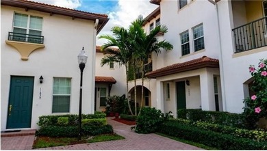 (private lake, pond, coastal) Townhome/Townhouse For Sale in Miramar Florida
