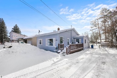 Lake Cadillac Home For Sale in Cadillac Michigan