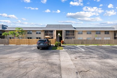 Welcome to this beautifully maintained 2-bedroom, 2-bath condo - photo 3