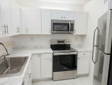 Charming 2-Bedroom Townhouse in Somerset - 3894 Victoria Drive - photo 7