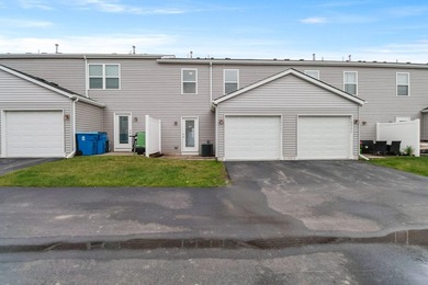 If you are looking for resort style living just minutes from the - photo 4