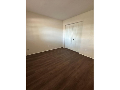 Move-in ready in a riverfront community with low condo fees, a - photo 12